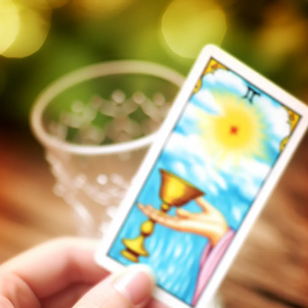 Rei de Copas no Tarot: A Maestria Emocional e a Compaixão