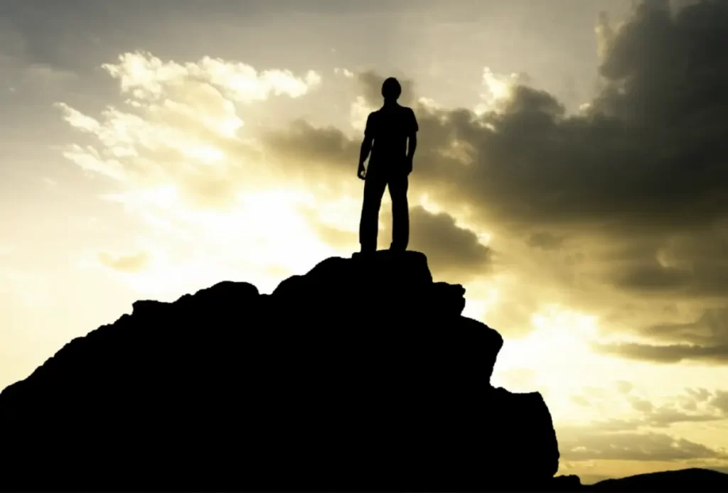 Capricórnio com Ascendente em Leão: Ambição e Liderança